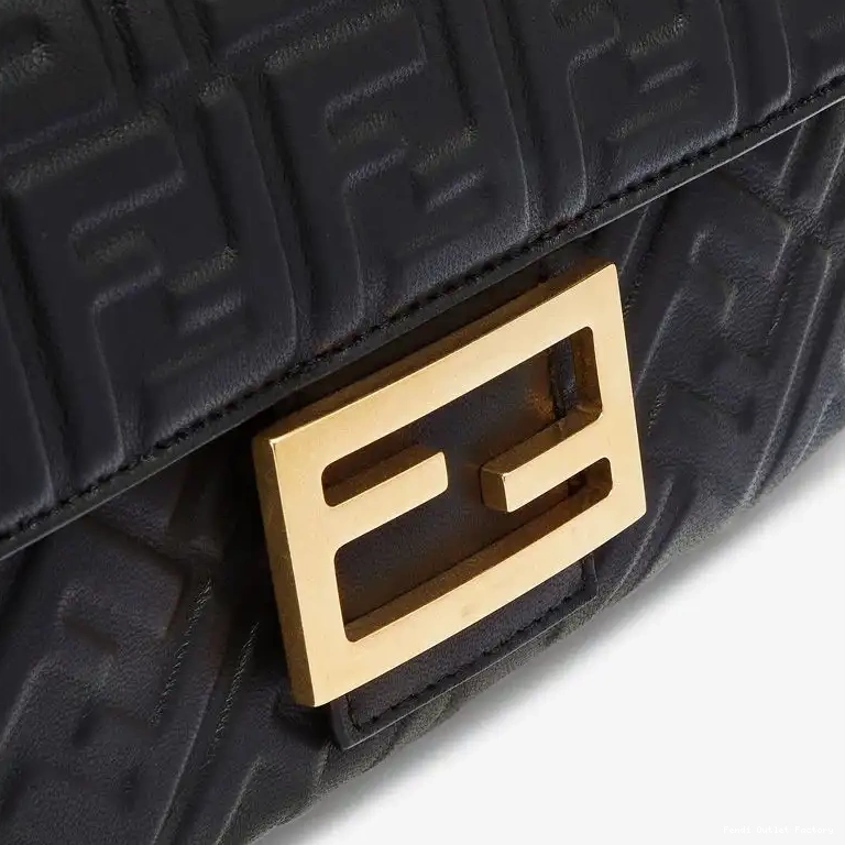 Cheap HOT Nappa Chain Midi Baguette Bag In Black Leather FF Motif Fendi 0428